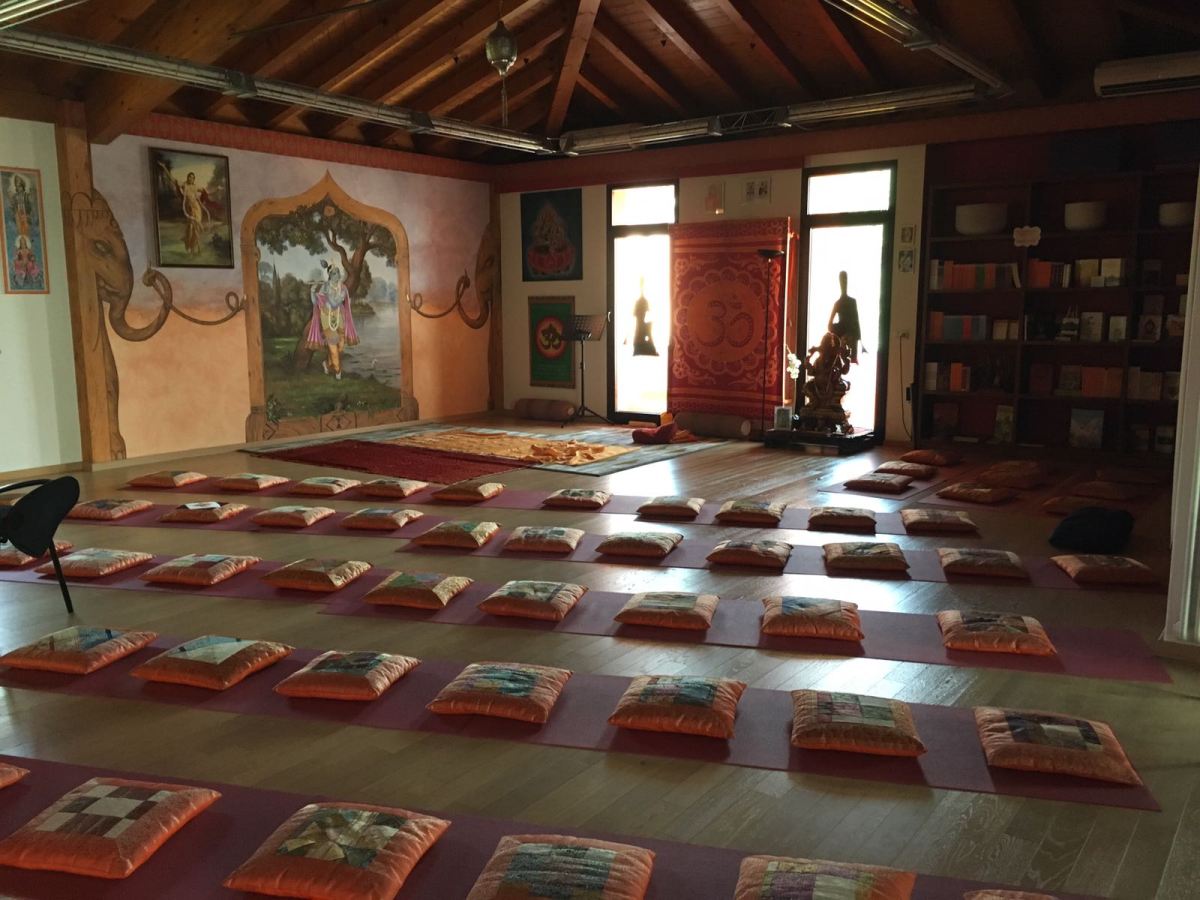 Guru Purnima. Il Maha Mantra contemporaneo al Darshan di Toscolano&nbsp;Maderno